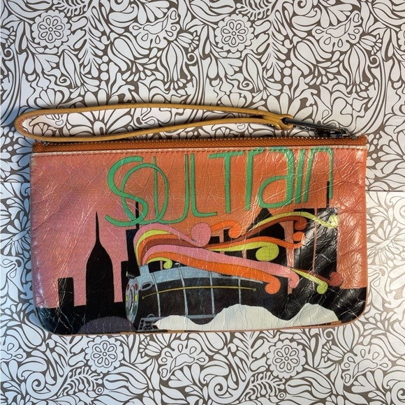 Creative Royalty for Marc Jacobs Orange wristlet - Picture 3 of 9